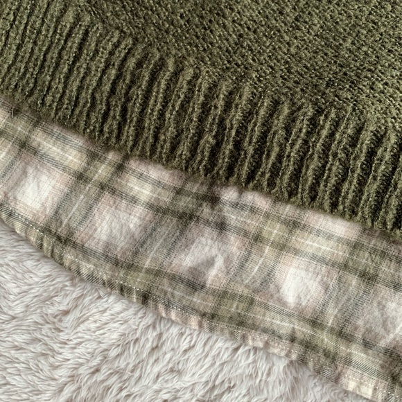 Olive green and plaid top - Picture 5 of 5